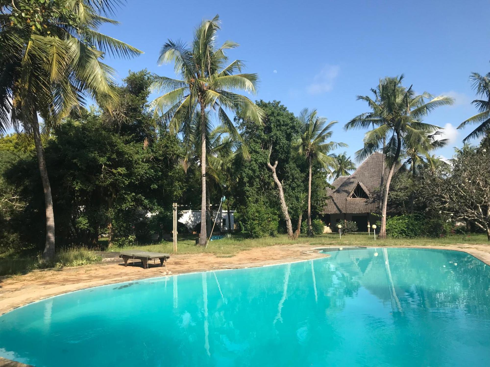 Hotel Footprints House Playa de Diani Exterior foto